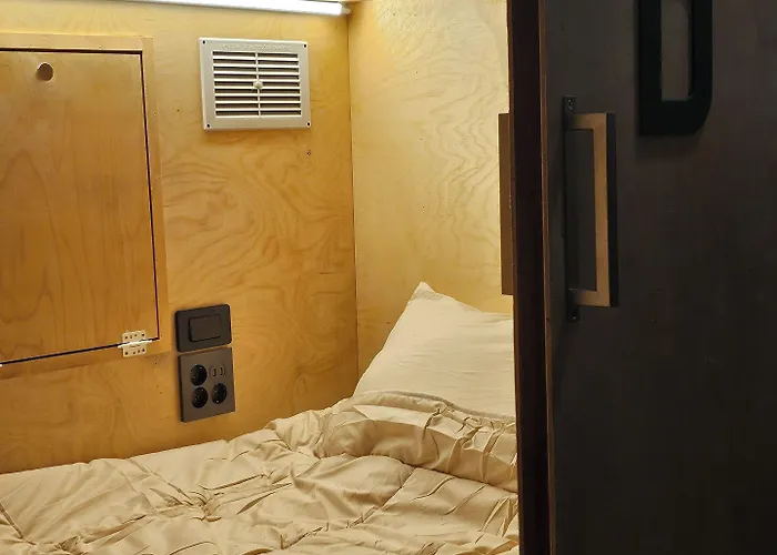 Travel Light Hostel